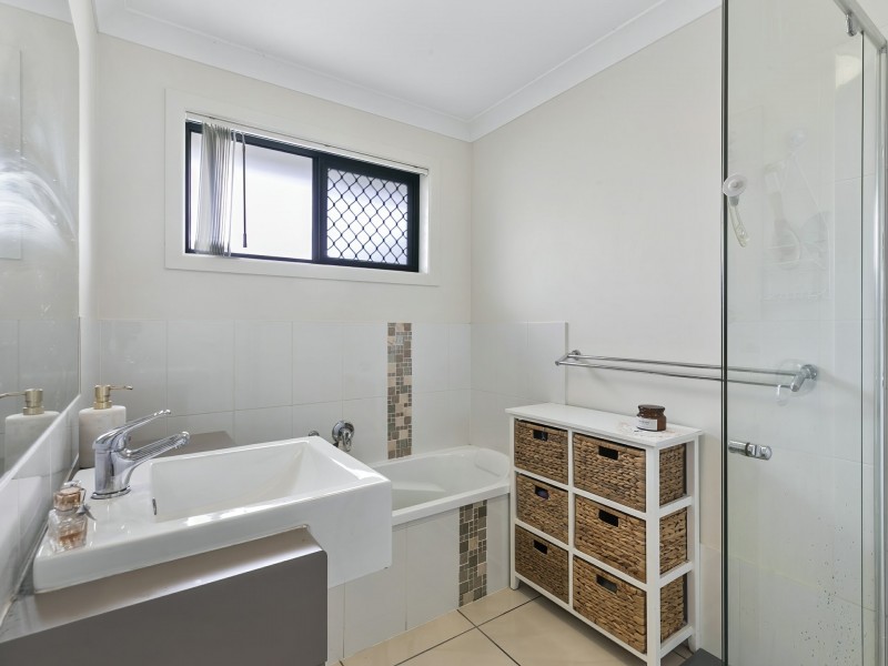 1 Sinclair Place, Ningi QLD 4511