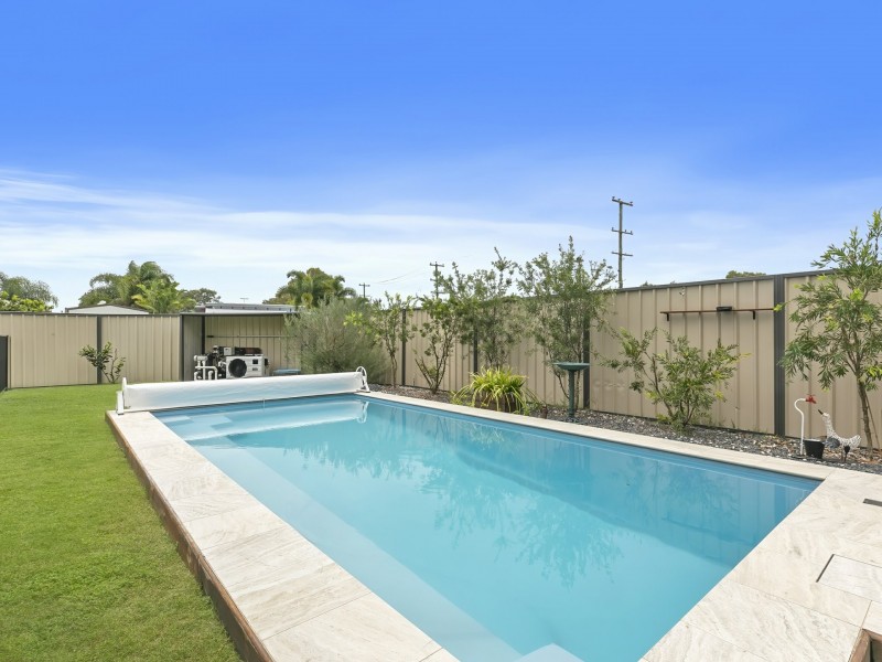 1 Sinclair Place, Ningi QLD 4511