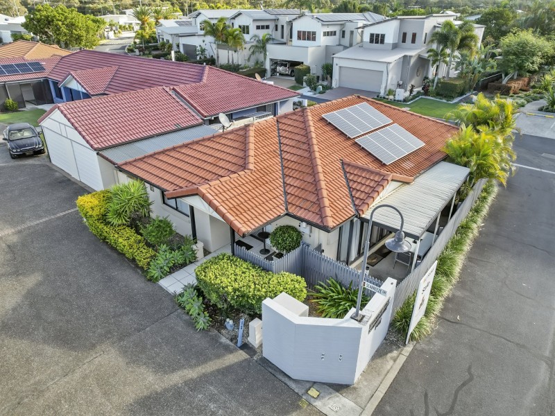 1 Seabreeze Court, Sandstone Point QLD 4511