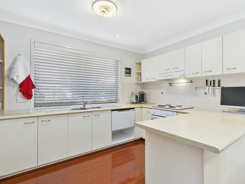 1 Seabreeze Court, Sandstone Point QLD 4511