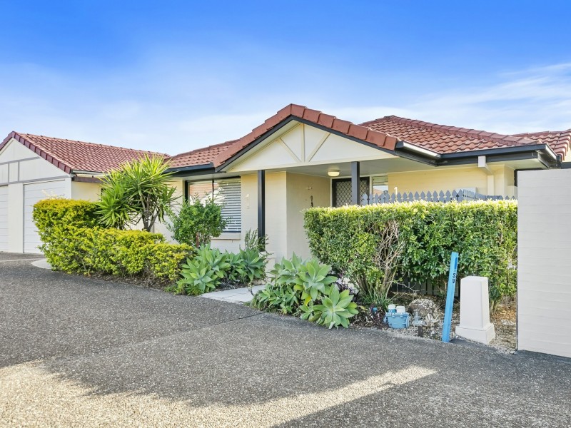 1 Seabreeze Court, Sandstone Point QLD 4511