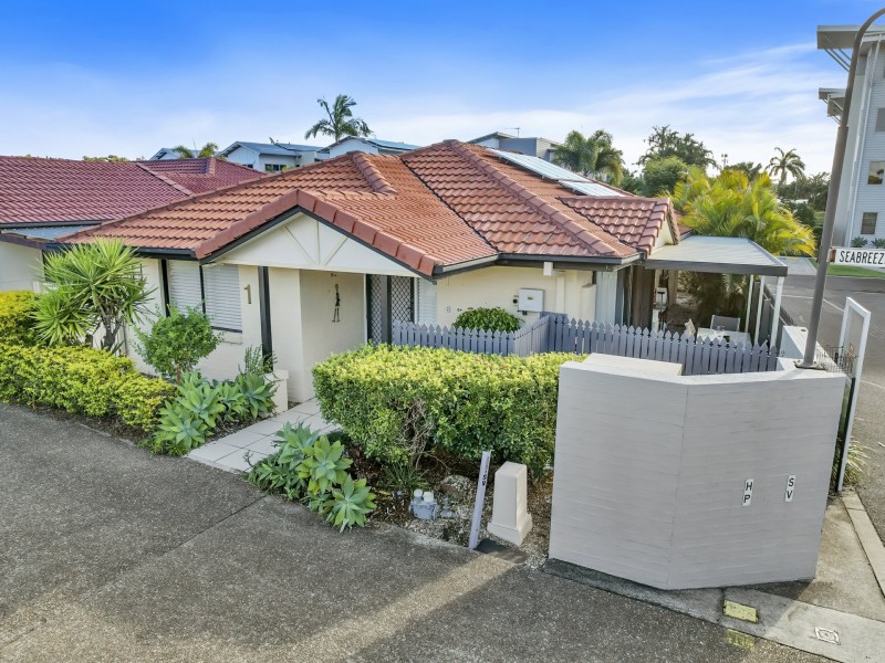 1 Seabreeze Court, Sandstone Point QLD 4511