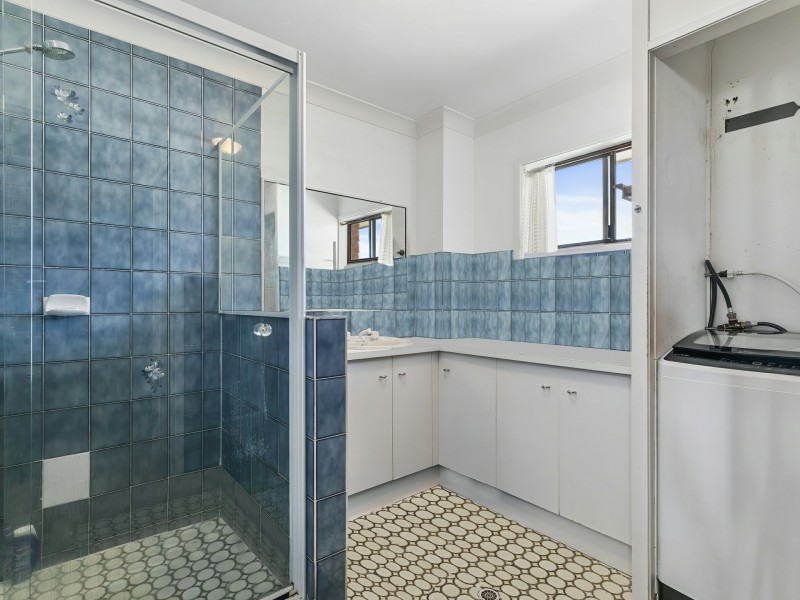 4/7 Hall Avenue, Bongaree QLD 4507