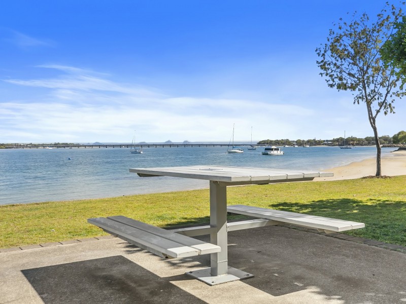 4/7 Hall Avenue, Bongaree QLD 4507