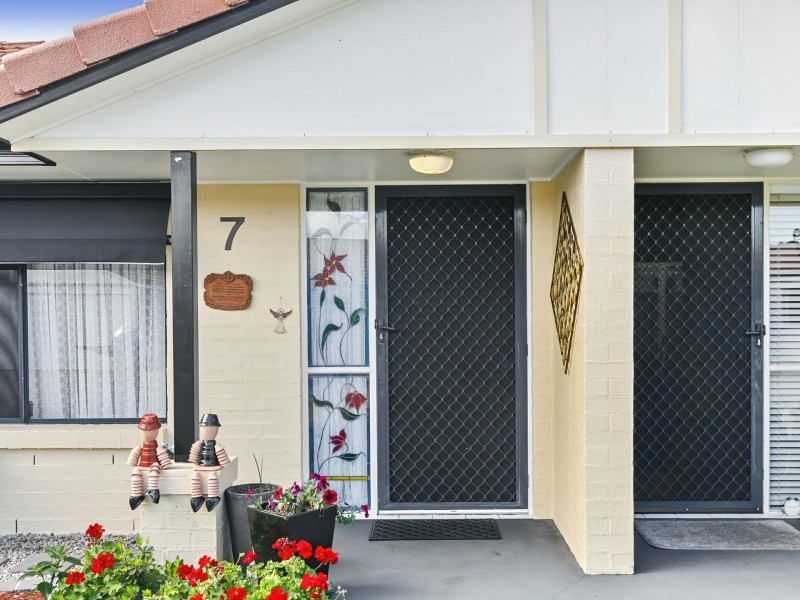 7 Sandpiper Court, Sandstone Point QLD 4511