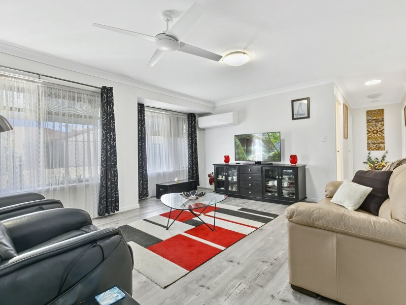 7 Sandpiper Court, Sandstone Point QLD 4511
