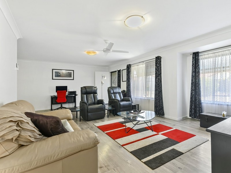 7 Sandpiper Court, Sandstone Point QLD 4511