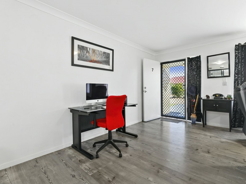 7 Sandpiper Court, Sandstone Point QLD 4511