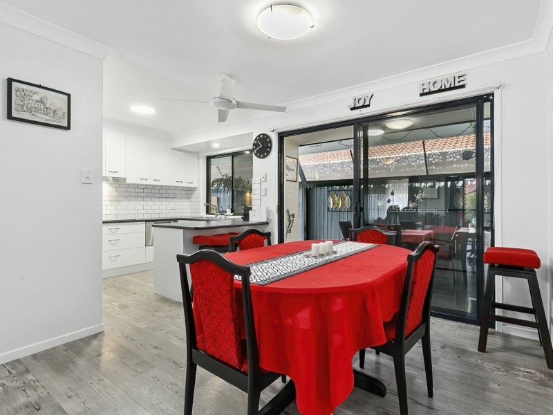 7 Sandpiper Court, Sandstone Point QLD 4511