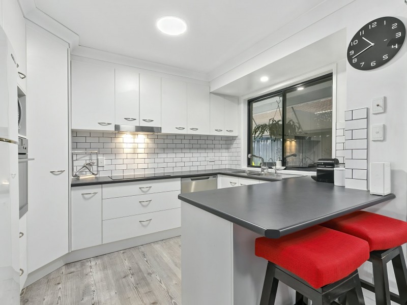 7 Sandpiper Court, Sandstone Point QLD 4511