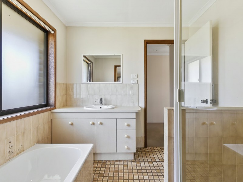 8 Burrawong Avenue, Bongaree QLD 4507