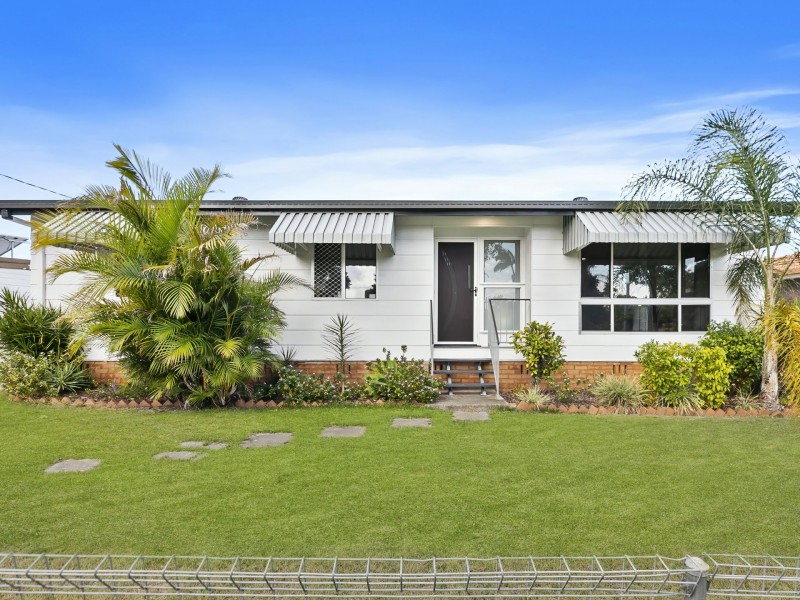 12 Avon Avenue, Banksia Beach QLD 4507