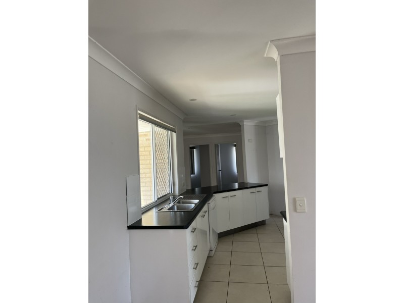 70 Avon Avenue, Banksia Beach QLD 4507