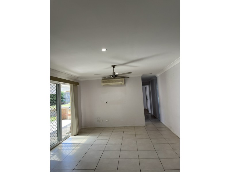 70 Avon Avenue, Banksia Beach QLD 4507