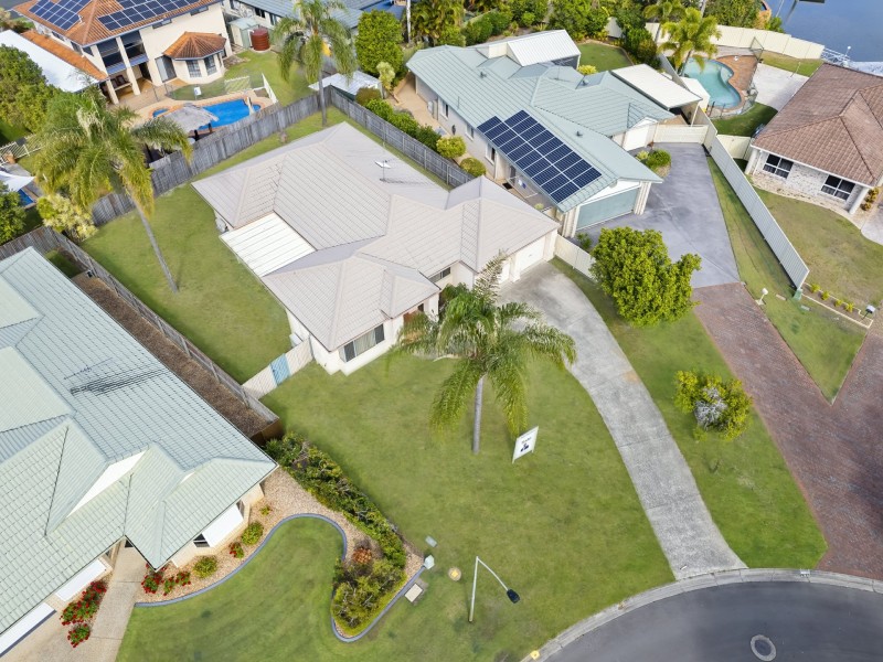 52 Topsail Circuit, Banksia Beach QLD 4507