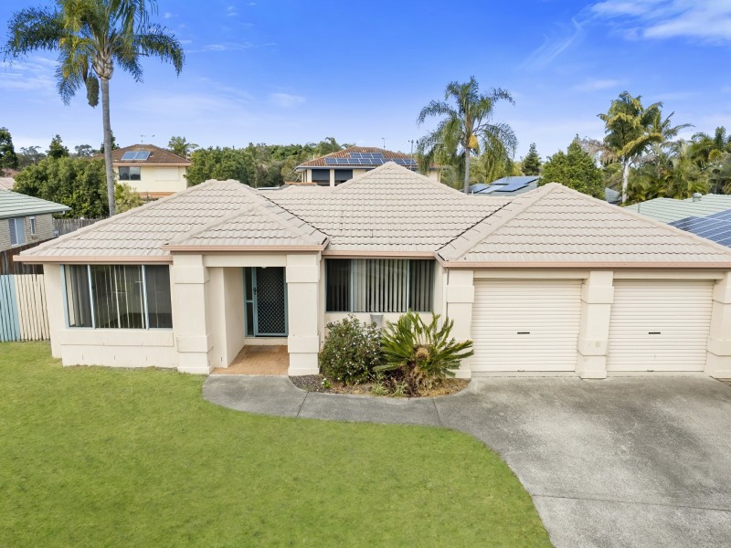 52 Topsail Circuit, Banksia Beach QLD 4507