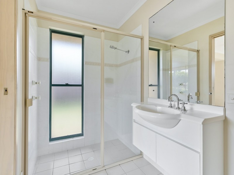 52 Topsail Circuit, Banksia Beach QLD 4507