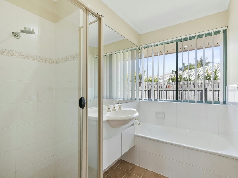 52 Topsail Circuit, Banksia Beach QLD 4507