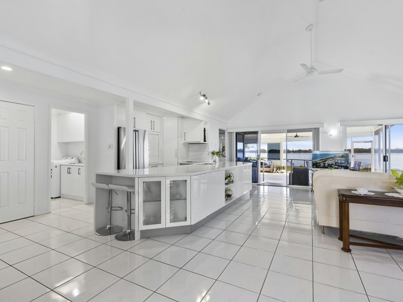 7/18 Spinnaker Drive, Sandstone Point QLD 4511