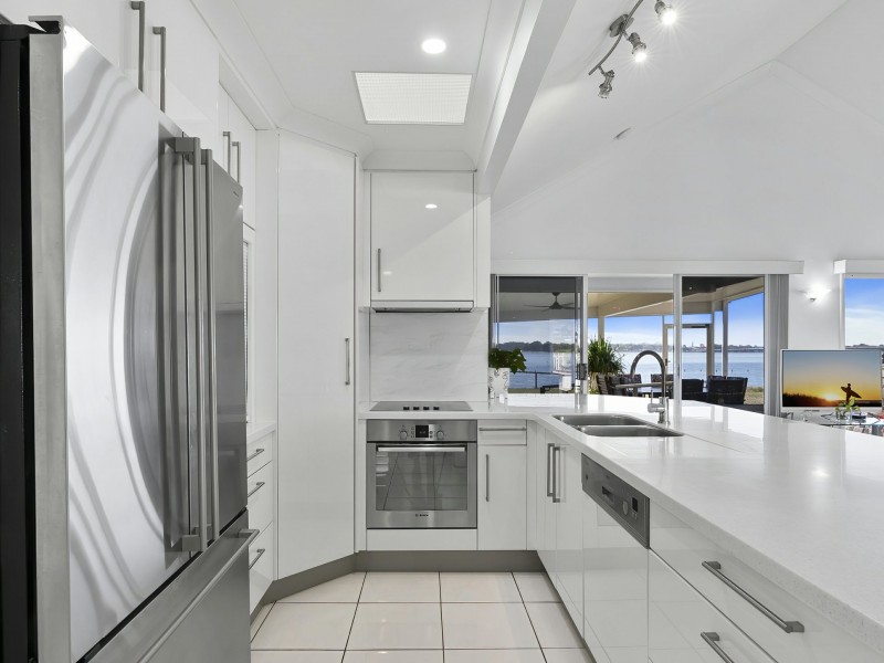7/18 Spinnaker Drive, Sandstone Point QLD 4511