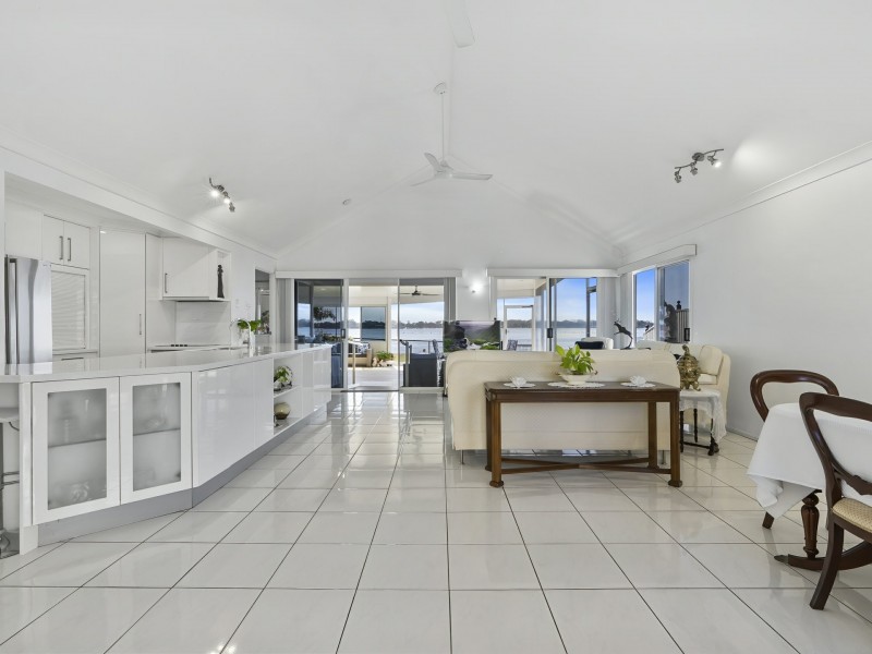 7/18 Spinnaker Drive, Sandstone Point QLD 4511