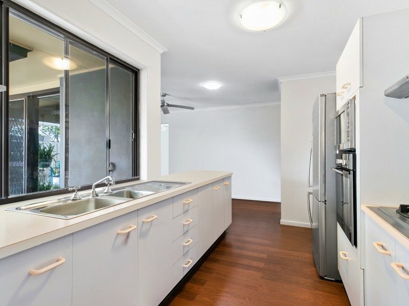 1 Yorkshire Drive, Banksia Beach QLD 4507