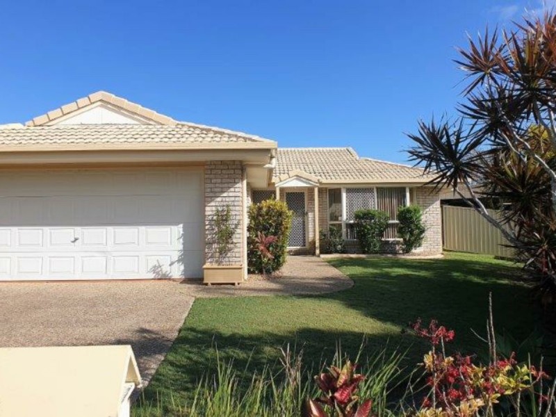 10 Albert Place, Sandstone Point QLD 4511