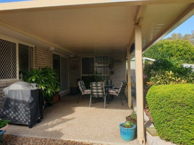 10 Albert Place, Sandstone Point QLD 4511