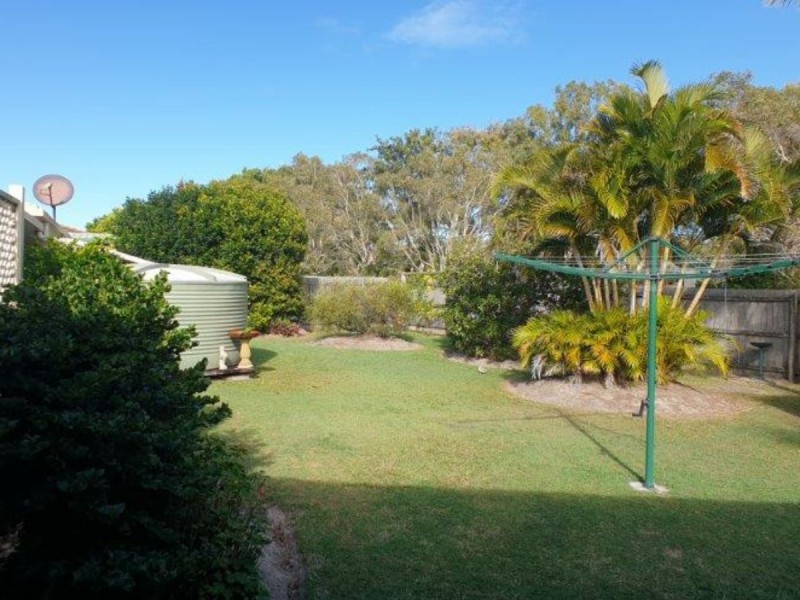 10 Albert Place, Sandstone Point QLD 4511