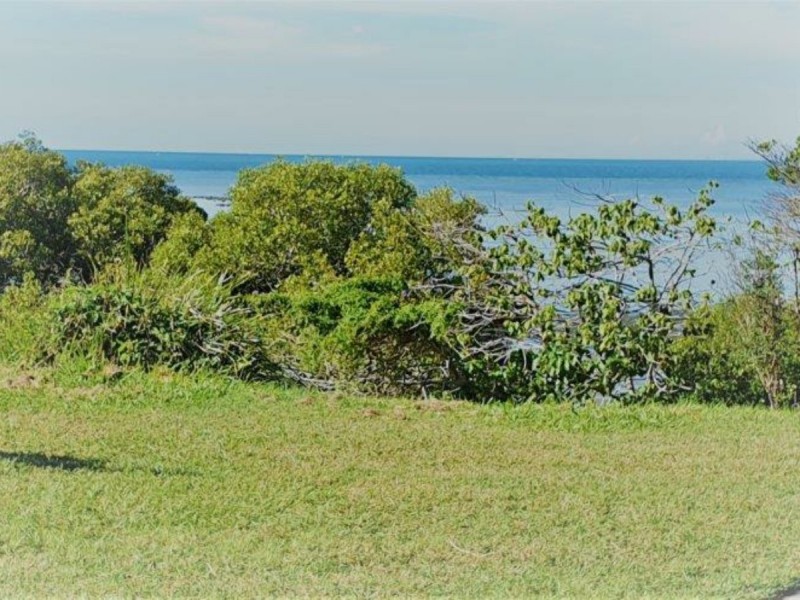 10 Albert Place, Sandstone Point QLD 4511