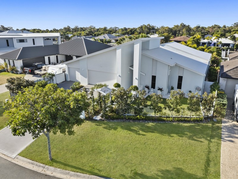 17 Baza Place, Banksia Beach QLD 4507