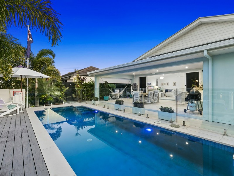17 Baza Place, Banksia Beach QLD 4507