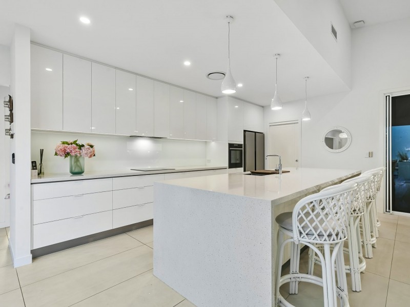 17 Baza Place, Banksia Beach QLD 4507