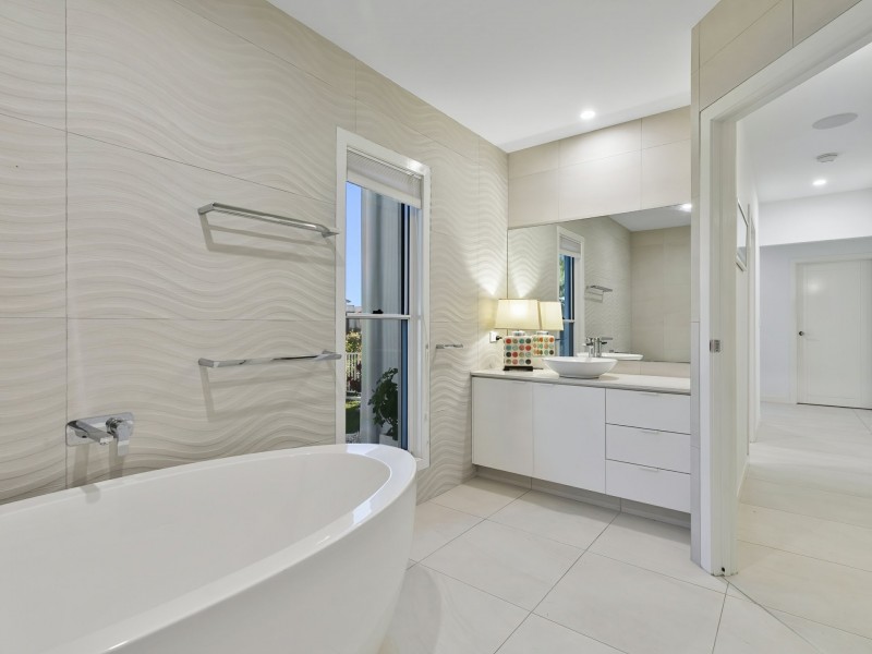 17 Baza Place, Banksia Beach QLD 4507