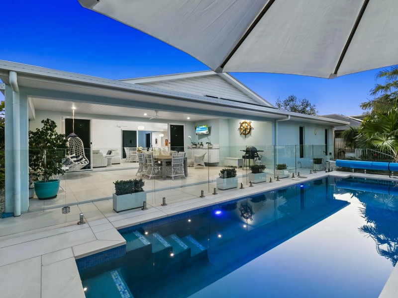 17 Baza Place, Banksia Beach QLD 4507