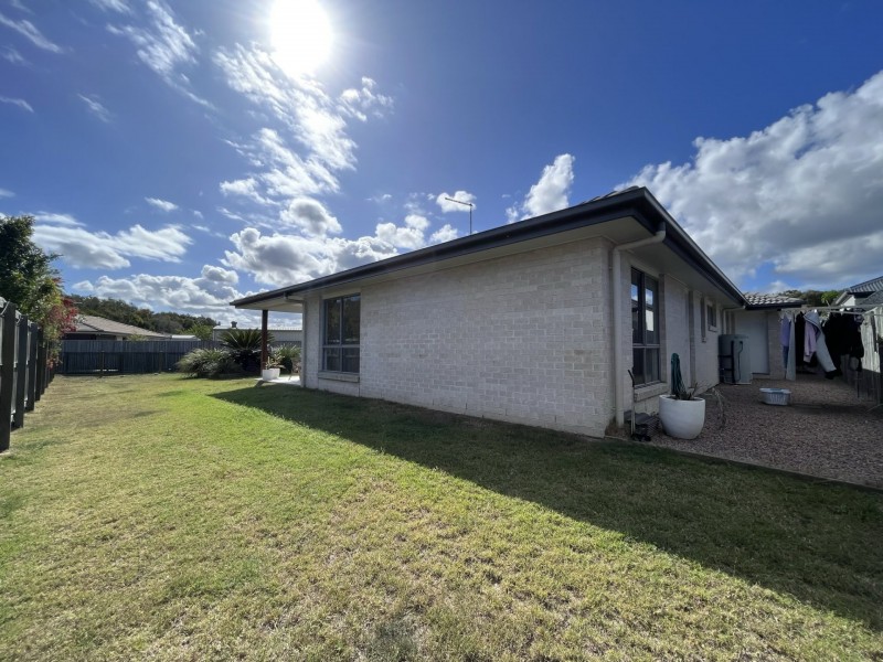67 Bora Place, Ningi QLD 4511
