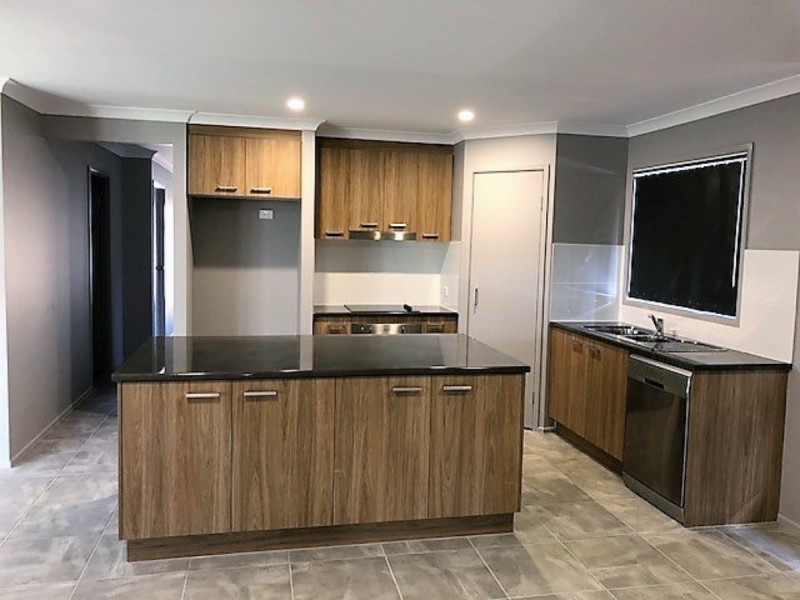77 Cod Circuit, Bongaree QLD 4507