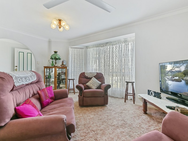 163 Bestmann Road East, Sandstone Point QLD 4511