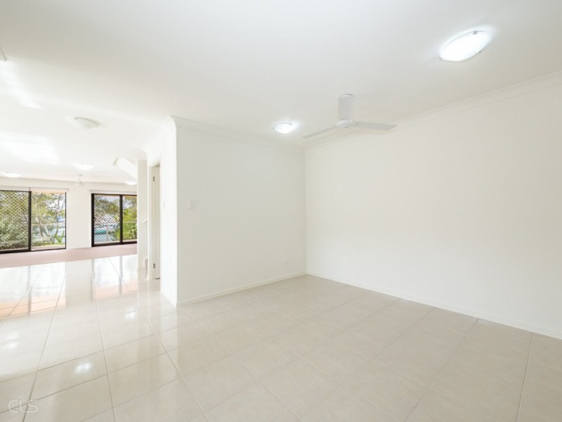 1/4 Kal Ma Kuta Drive, Sandstone Point QLD 4511