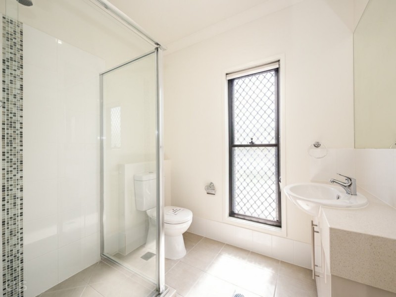 1/4 Kal Ma Kuta Drive, Sandstone Point QLD 4511