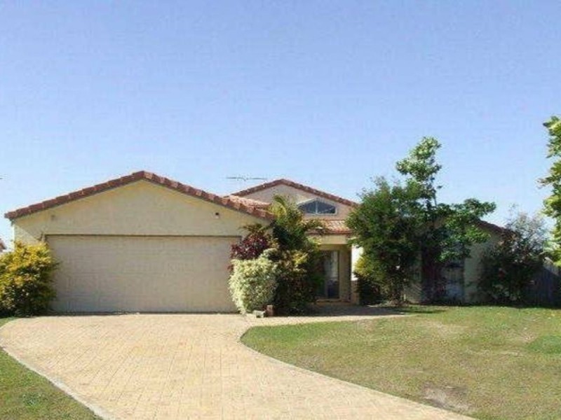 25 Bowsprit Crescent, Banksia Beach QLD 4507