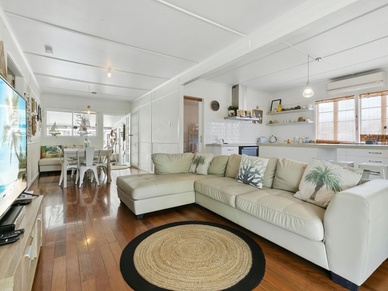 50 North Street, Woorim QLD 4507