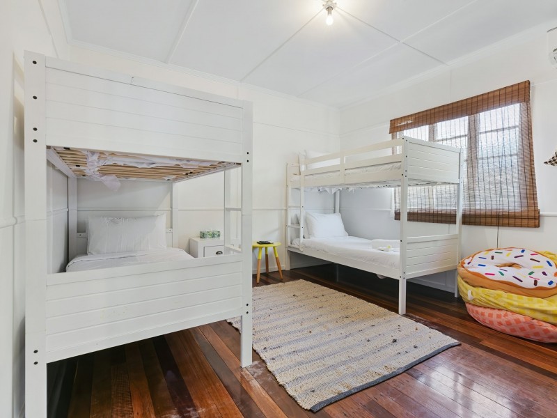 50 North Street, Woorim QLD 4507