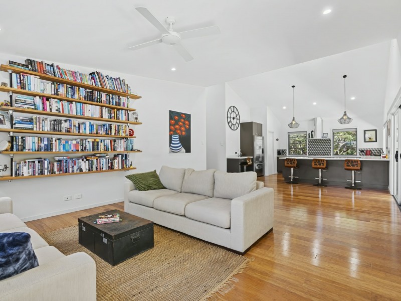 6 Anjanette Street, Woorim QLD 4507