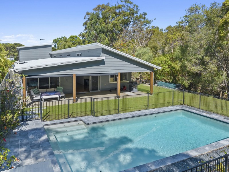 6 Anjanette Street, Woorim QLD 4507