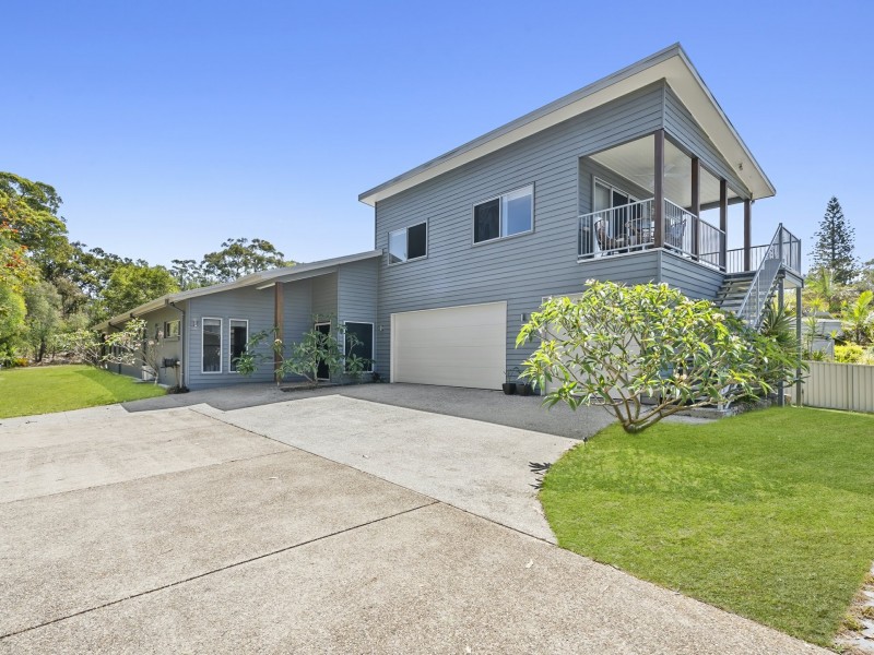 6 Anjanette Street, Woorim QLD 4507