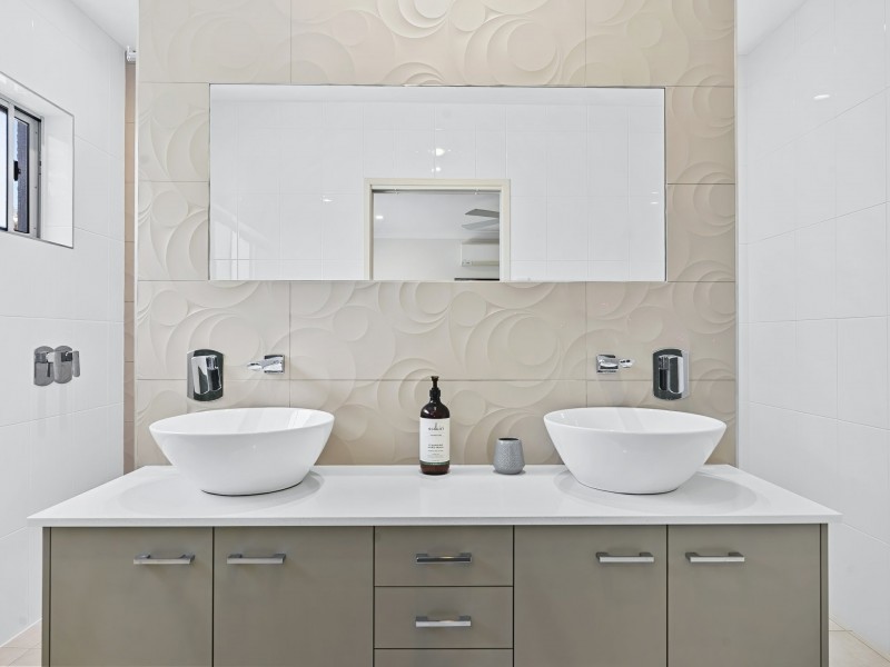 6 Anjanette Street, Woorim QLD 4507