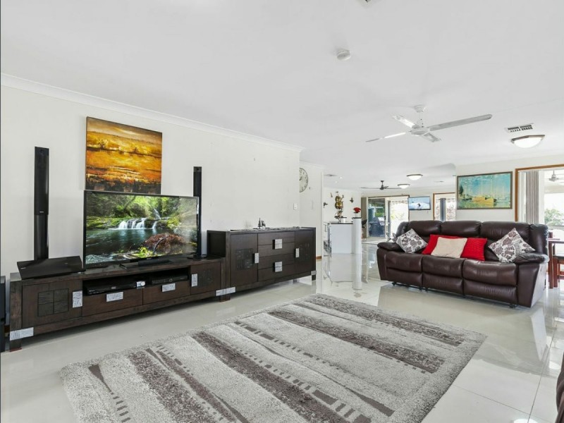 49 Headsail Drive, Banksia Beach QLD 4507