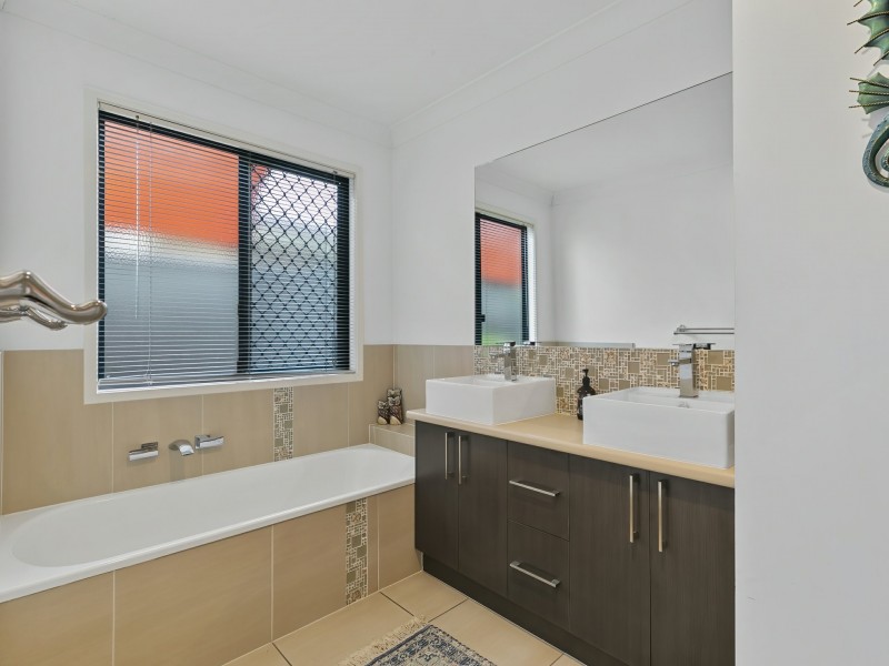 2 Tamala Court, Bongaree QLD 4507