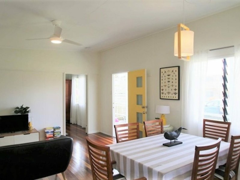 16 Hill Street, Bongaree QLD 4507